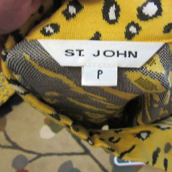 St John Yellow Black Leopard Print High Collar Blouse w Side Zipper in Sz Petite - Picture 5 of 5